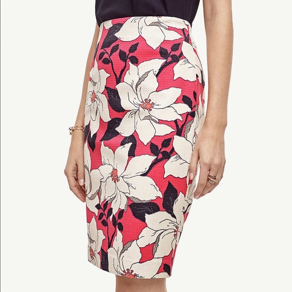 Ann Taylor Floral Hibiscus Pencil Skirt Callie 2p - Picture 2 of 8